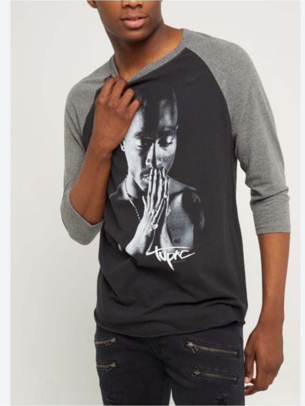 Tupac Shakur “praying” raglan sleeve T-shirt